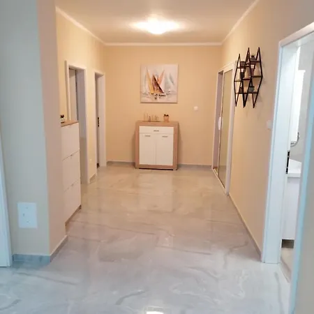 Apartament Nina Kali