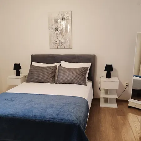 Nina Apartament
