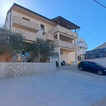 Nina Apartment Kali